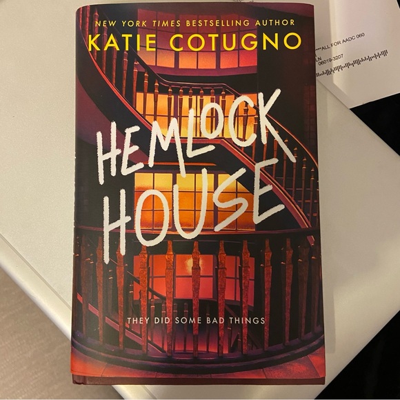 Hemlock House: A Liars Beach Novel-Katie Cotugno - Picture 1 of 4
